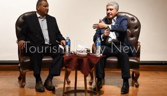 وزير السياحة يستمع لمطالب ومقترحات الأثريين والمرممين بمدينة الأقصر
