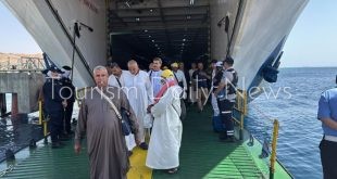 وزير السياحة يوجّه باتخاذ الإجراءات لضمان سهولة وسلامة سفر حجاج السياحة
