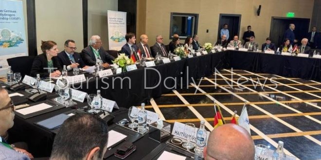 مصر تراهن على الهيدروجين الأخضر لقيادة مستقبل الطيران المستدام