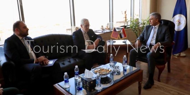 وزير السياحة والآثار يبحث مع القائم بأعمال السفير الأمريكي التعاون
