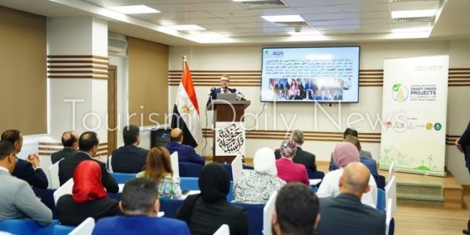 رستم يلتقى بأصحاب المشروعات الفائزة بالمبادرة الوطنية للمشروعات الخضراء