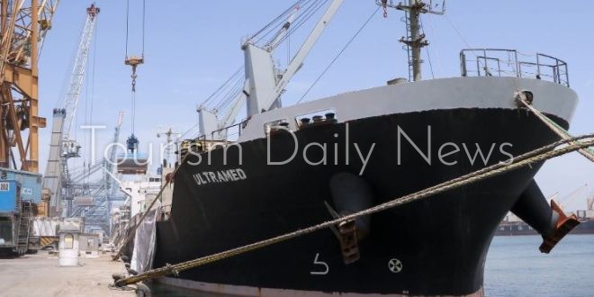 ميناء دمياط يستقبل السفينة ULTRAMED ترفع علم بربادوس