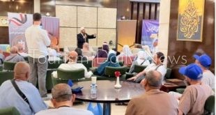 السياحة تطلق قافلة لتوعية الحجاج بمطار القاهرة