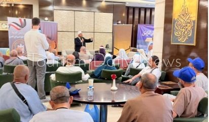السياحة تطلق قافلة لتوعية الحجاج بمطار القاهرة