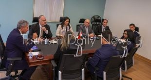 وزير السياحة يروج للعلمين والساحل الشمالي ويكشف تطوير برنامج تحفيز الطيران