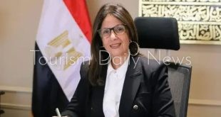 الدكتورة جيهان زكي، وزيرة الثقافة