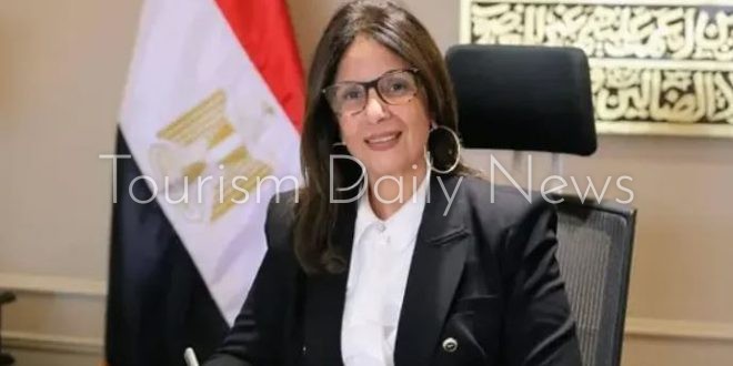 الدكتورة جيهان زكي، وزيرة الثقافة