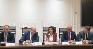 خلال مشاركة سامح حفني وزير الطيران المدني في اجتماع لجنة السياحة والطيران بمجلس النواب