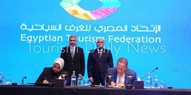 وزيرا السياحة والعمل يطلقان تراخيص عمل الأجانب بالمنشآت لدعم الاستثمار