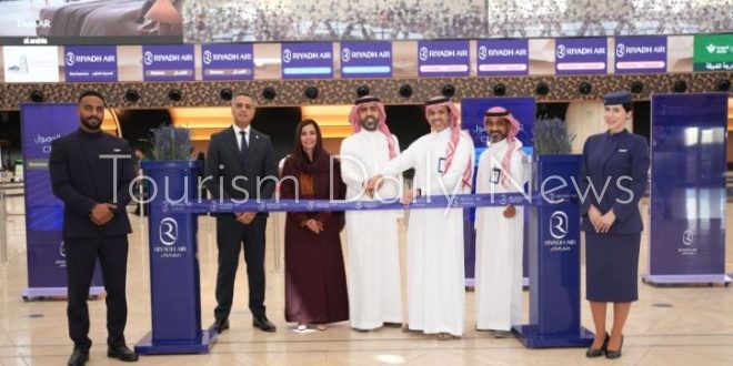 طيران الرياض يهبط بالقاهرة وجسر جديد يعزز السياحة وتجارة مصر والسعودية