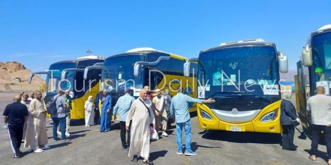 أول أفواج الحج السياحي البري وصل العقبة تمهيدًا لدخول مصر عبر نويبع