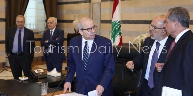لبنان يفتح بوابة جوية ثانية ويعيد تشغيل مطار القليعات لكسر مركزية بيروت