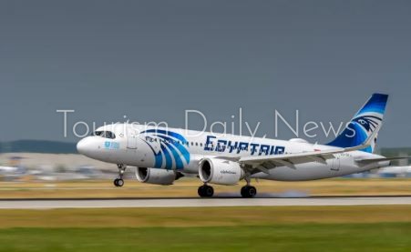 مصر للطيران تحقق في مقطع فيديو يتضمن شكوى من راكبة على إحدى رحلاتها
