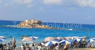 السياحة الداخلية تنعش شواطئ مطروح .. وأسعار الساحل الشمالي تشتعل
