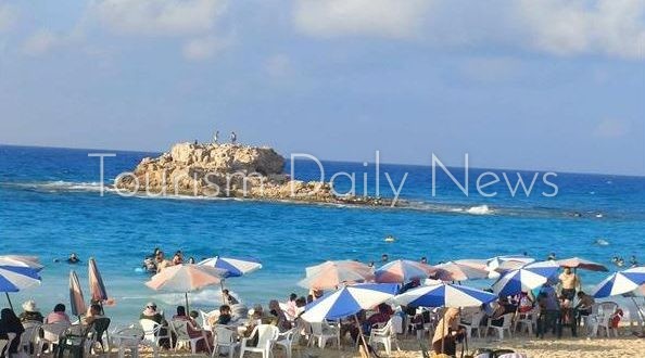 السياحة الداخلية تنعش شواطئ مطروح .. وأسعار الساحل الشمالي تشتعل