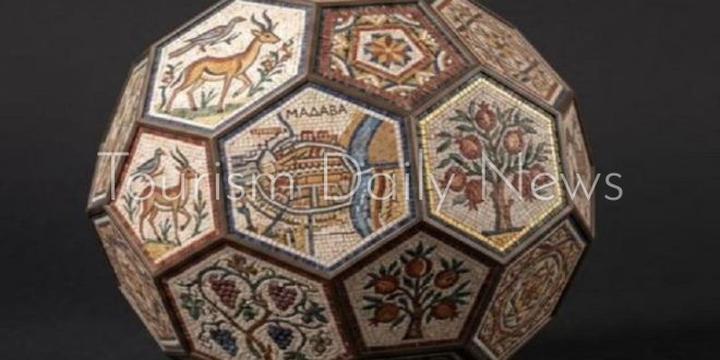 الأردن يروج للسياحة في أمريكا ويهدي دالاس مجسم كرة القدم احتفاء بالمونديال