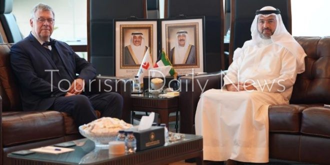 الكويت والتشيك تبحثان آفاق التعاون وتطوير النقل الجوي