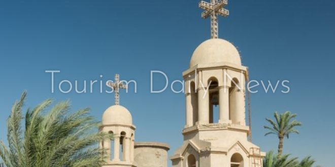 دير البرموس يغلق أبوابه احتفالاً بالأنبا موسى الأسود