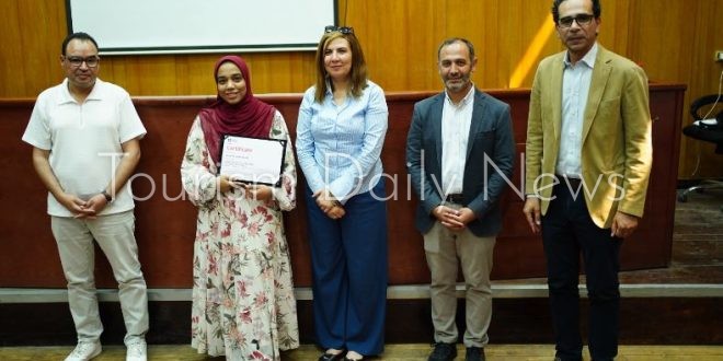 برنامج تدريبي حول سياسات الاقتصاد الإبداعي للمتعاملين مع السياح بإسنا