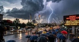 تركيا تحذر من أمطار غزيرة في ثماني ولايات