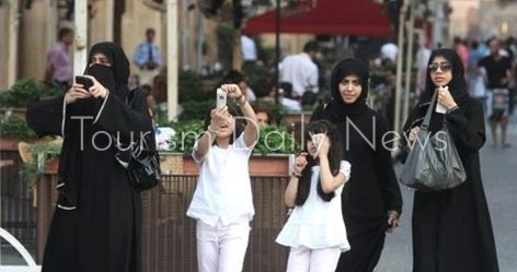 لبنان والسعودية يبحثان تسهيل عودة السياح وتعزيز التعاون الاقتصادي