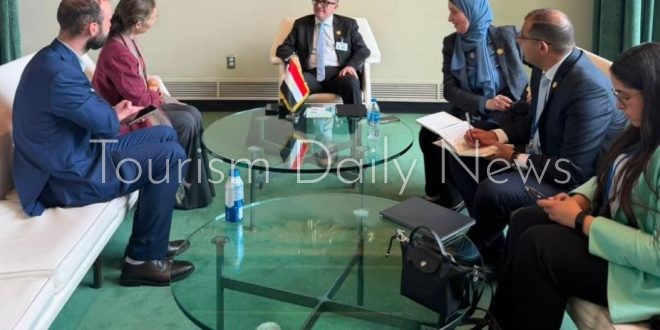 الدكتور أحمد رستم، وزير التخطيط والتنمية الاقتصادية، يعقد اجتماعًا مع الدكتورة سابينا ألكير، مديرة مبادرة أكسفورد للفقر والتنمية البشرية (OPHI