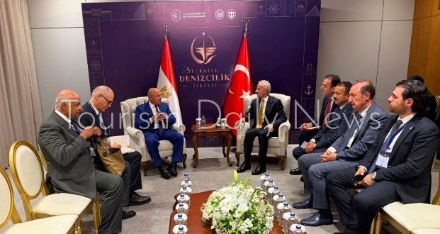 مصر وتركيا توقعان مذكرة لتعزيز الممرات الدولية واللوجستيات