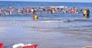 تحذيرات الطقس وارتفاع الأمواج تفرض قيودًا على الشواطئ والسياحة الساحلية