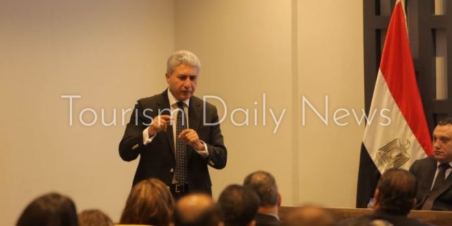 خلال لقاء شريف فتحي وزير السياحة والآثار، مساء أمس مع تنسيقية شباب الأحزاب والسياسيين