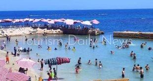 حركة نشطة على شواطئ الإسكندرية وإرشادات السلامة للحفاظ على السياحة