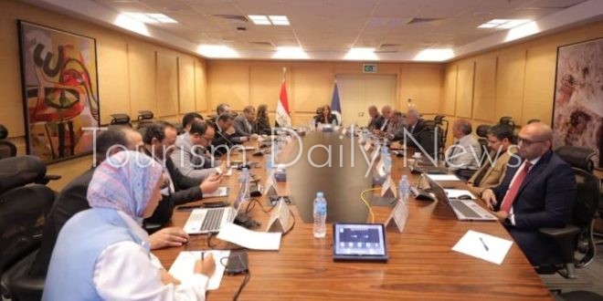 "اللجنة العليا" تواصل اجتماعاتها لمناقشة الضوابط النهائية لموسم العمرة