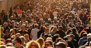 دراسة تدعو لخفض سكان العالم .. كيف ينعكس ذلك على مستقبل السياحة والسفر؟