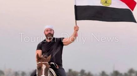 بيان من وزارة السياحة حول منع دخول علم مصر خلال رحلة تريض بمنطقة سقارة