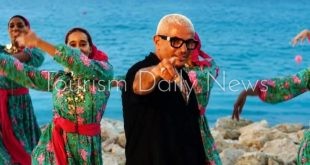 عمرو دياب يدعم السياحة بالموسيقى