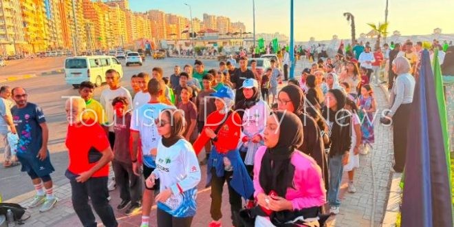 إسكندرية بتفرح.. كورنيش المنتزه يتحول لمنتج سياحي يجمع الترفيه والرياضة