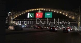 أعلام السعودية وتركيا وباكستان تزين معالم المملكة