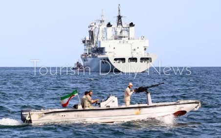 مضيق هرمز أمام اختبار جديد للسياحة والطيران