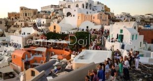 سانتوريني قبل السياحة.. معرض يكشف الوجه الذي صنع اقتصاد الجزيرة
