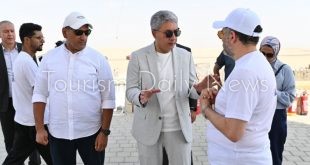 شريف فتحي، وزير السياحة والآثار، خلال تفقده الموقف التنفيذي للمشروع