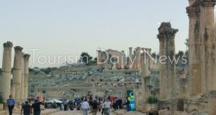 جرش تواجه تراجع الزوار .. والسياحة الثقافية تبحث عن إنقاذ الموسم