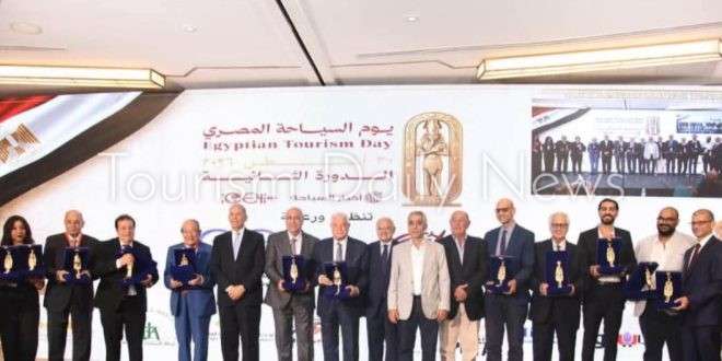 يوم الوفاء .. تكريم رموز السياحة استثمار في ذاكرة القطاع المصري