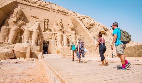 جاهزية الإغاثة بعد الزلزال تعزز ثقة السائحين في منظومة إدارة الأزمات بمصر