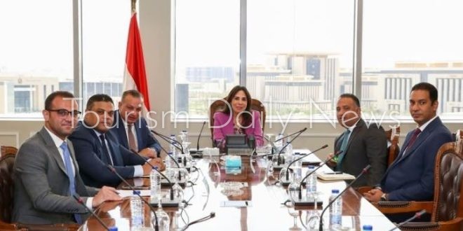 خلال اجتماع المهندسة راندة المنشاوي، وزيرة الإسكان والمرافق والمجتمعات العمرانية، مع المهندس مصطفى عبدالوهاب، الرئيس التنفيذي للهيئة العامة للتنمية السياحية
