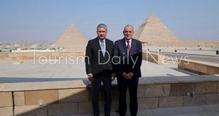 خلال لقاء شريف فتحي وزير السياحة والآثار، بعماد الحجازين وزير السياحة والآثار الأردني، بالمتحف المصري الكبير