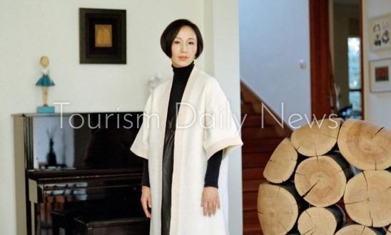الفنانة الصينية العالمية جيانغ تشيونغ إير تشارك في النسخة السادسة من معرض الأبد هو الآن