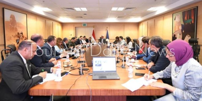 وزير السياحة يرأس اجتماع التجهيز لفعاليات استقبال مصر لظاهرة كسوف الشمس