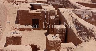 اكتشاف مقبرة هرمية نادرة بالوادي الجديد يعزز السياحة الأثرية
