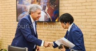 وزير السياحة يبحث مع شركات السياحة اليابانية زيادة التدفقات السياحية بمصر