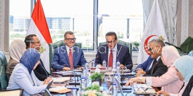 الدكتور خالد عبدالغفار، وزير الصحة والسكان، والدكتور أحمد رستم، وزير التخطيط والتنمية الاقتصادية، ونقاشات حول مشروعات القطاع الصحي