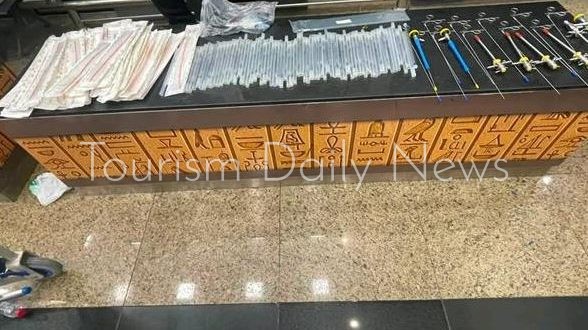 ضبط 298 مستلزمًا جراحيًا بحقائب راكب قادم عبر مطار سفنكس الدولي